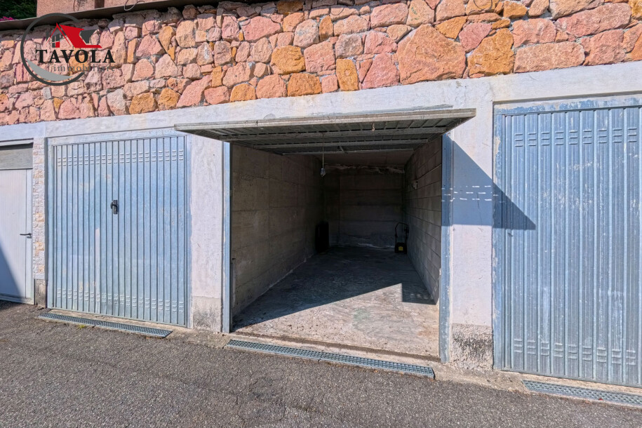 CUASSO AL MONTE, APPARTAMENTO CON PISCINA E VISTA LAGO-27