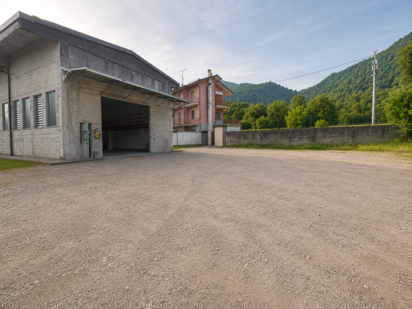 CUVEGLIO, CAPANNONE INDUSTRIALE CON PIAZZALE:-23