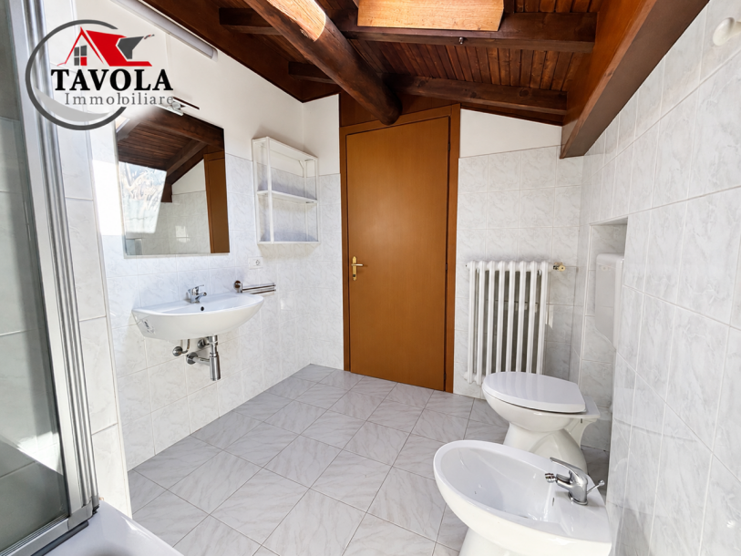 BRENTA, BILOCALE MANSARDATO CON TERRAZZINO COPERTO-23