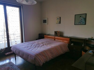 ARCISATE, SIGNORILE VILLA BIFAMILIARE