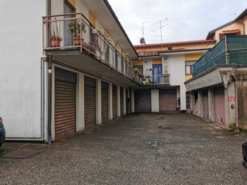 GAZZADA SCHIANNO, AMPIO BILOCALE-25