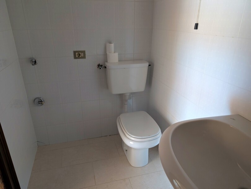 BISUSCHIO, COMODO TRILOCALE CON BOX-25