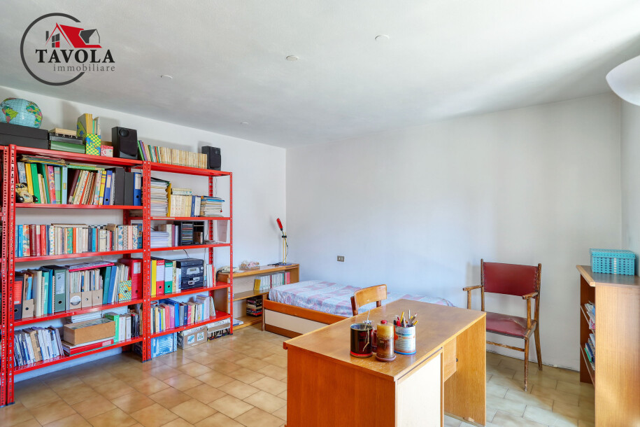 CUASSO AL MONTE, CAVAGNANO, TERRATETTO CON ACCESSORI-27