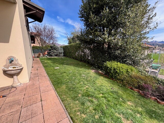 ARCISATE, VILLA A SCHIERA DI TESTA CON GIARDINO-37