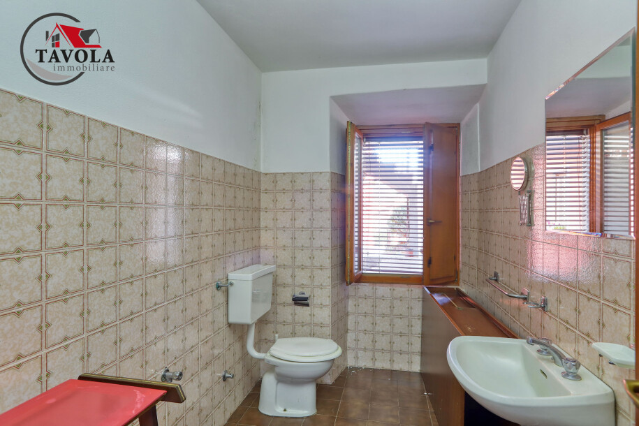CUASSO AL MONTE, CAVAGNANO, TERRATETTO CON ACCESSORI-31