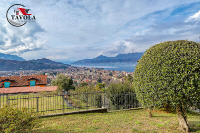 LUINO, PORZIONE DI VILLA BIFAMILIARE