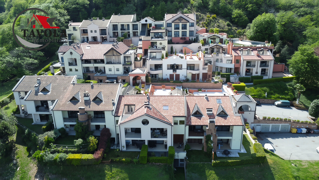 CUASSO AL MONTE, APPARTAMENTO CON PISCINA E VISTA LAGO-3