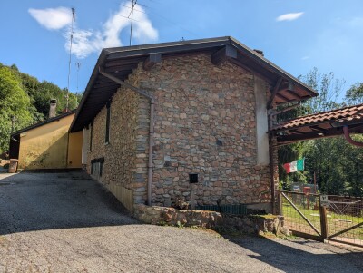 CUASSO AL MONTE, IMBORGNANA, DOPPIA PORZIONE DI CASA