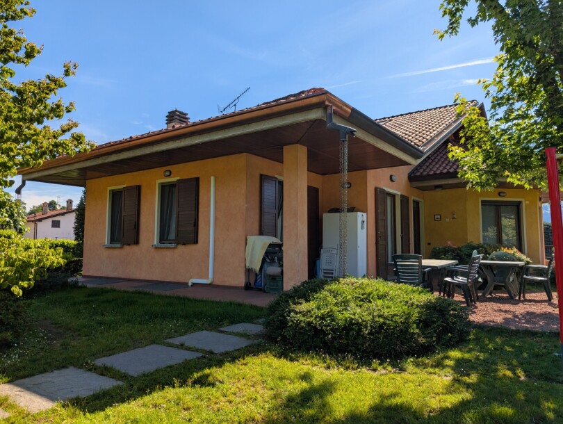 CUASSO AL PIANO, SIGNORILE VILLA CON PARCO-28
