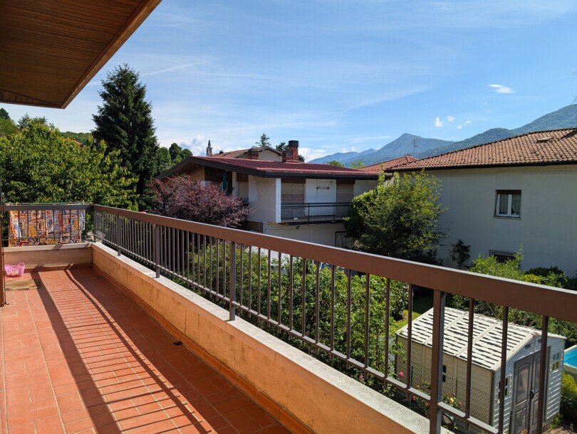 CUASSO AL PIANO, SIGNORILE VILLA CON PARCO-32