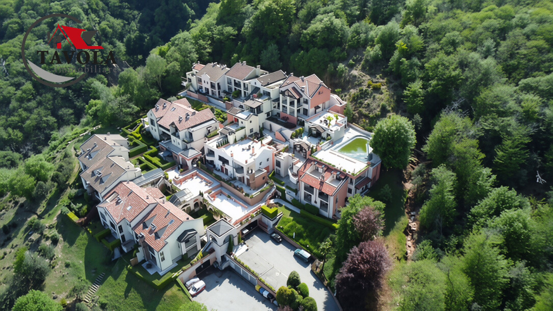 CUASSO AL MONTE, APPARTAMENTO CON PISCINA E VISTA LAGO-38