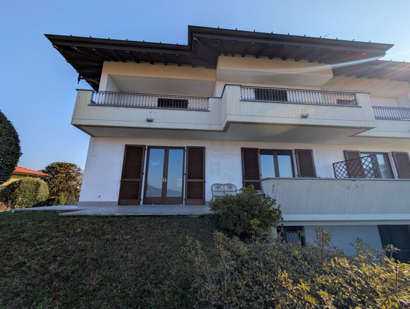 LUINO, PORZIONE DI VILLA BIFAMILIARE-35