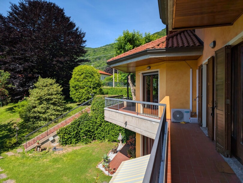 CUASSO AL PIANO, SIGNORILE VILLA CON PARCO-33