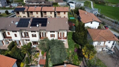 ARCISATE, VILLA A SCHIERA DI TESTA CON GIARDINO-43