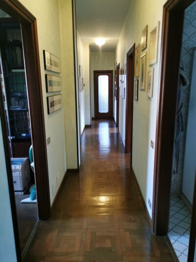 ARCISATE, SIGNORILE VILLA BIFAMILIARE
