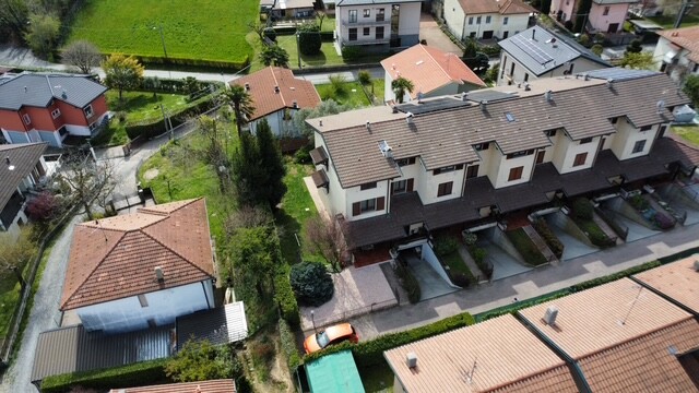 ARCISATE, VILLA A SCHIERA DI TESTA CON GIARDINO-44