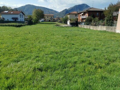ARCISATE, TERRENO EDIFICABILE