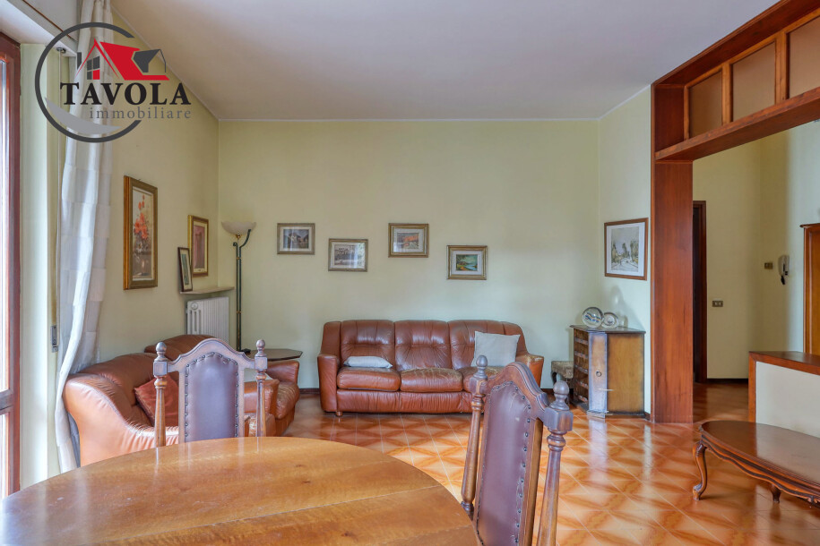 ARCISATE, VILLA CON GIARDINO-4