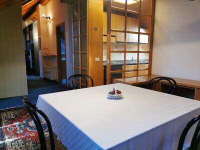 ARCISATE, SIGNORILE VILLA BIFAMILIARE