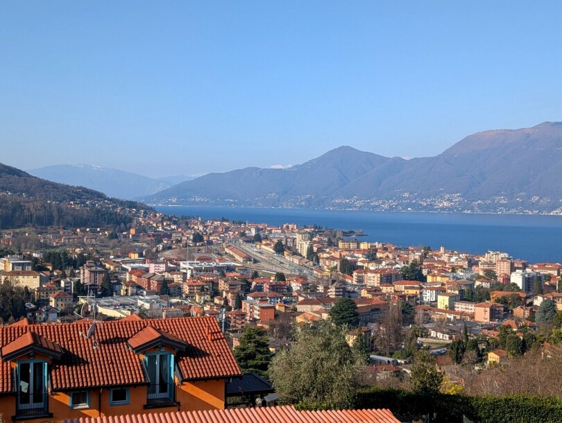 LUINO, PORZIONE DI VILLA BIFAMILIARE-5