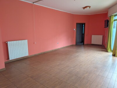 VARESE, VIALE BORRI, MONOLOCALE CON BOX-5