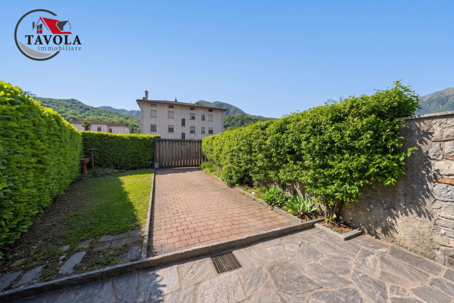 PORZIONE DI CASA LIBERA SU TRE LATI CON GIARDINO-5