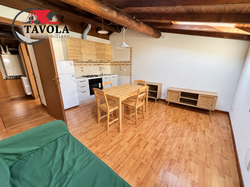 BRENTA, BILOCALE MANSARDATO CON TERRAZZINO COPERTO-5