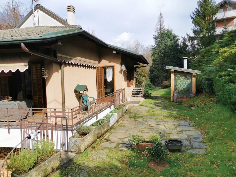 ARCISATE, SIGNORILE VILLA BIFAMILIARE-5