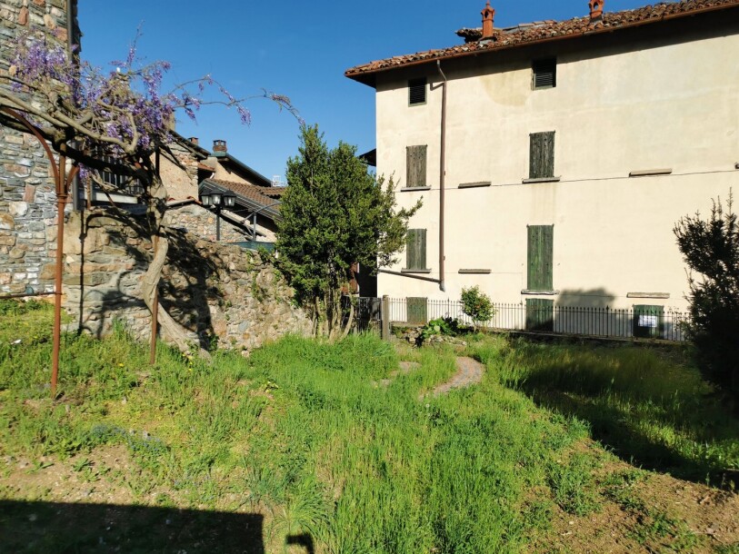 CUASSO AL MONTE, BORGNANA, TERRATETTO CON GIARDINO-5