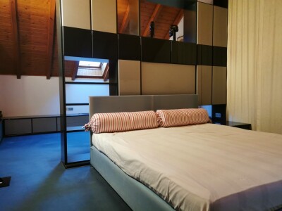 ARCISATE, SIGNORILE VILLA BIFAMILIARE