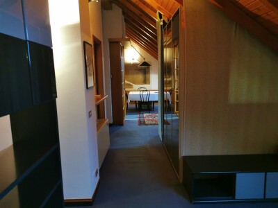 ARCISATE, SIGNORILE VILLA BIFAMILIARE