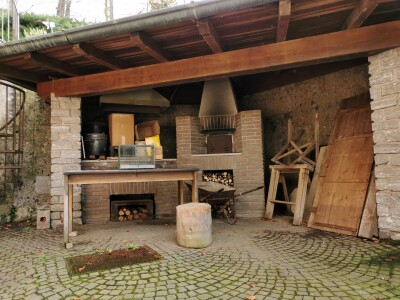 ARCISATE, SIGNORILE VILLA BIFAMILIARE