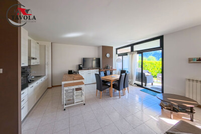 CUASSO AL MONTE, APPARTAMENTO CON PISCINA E VISTA LAGO