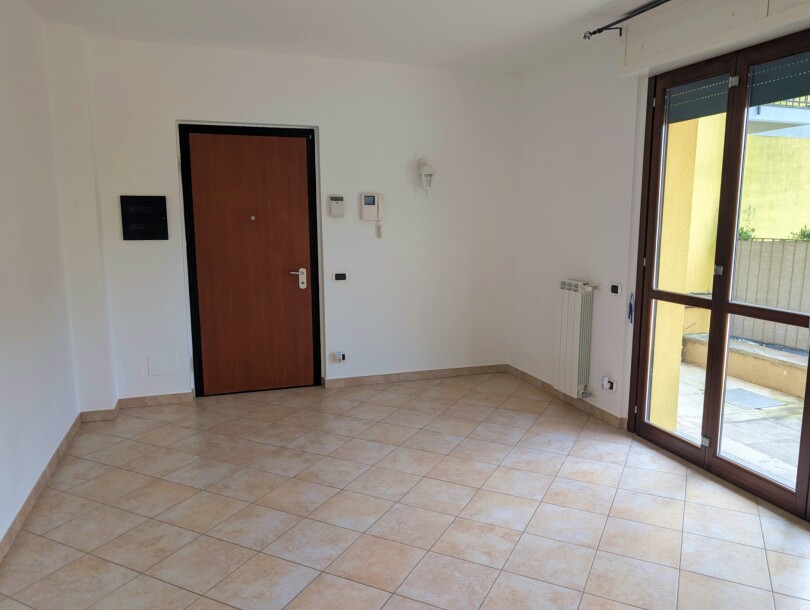 ARCISATE, BRENNO USERIA, TRILOCALE CON GIARDINO-7