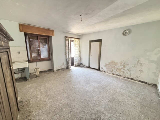 BRENTA, PORZIONE DI CASA TERRA CIELO DA RISTRUTTURARE-7