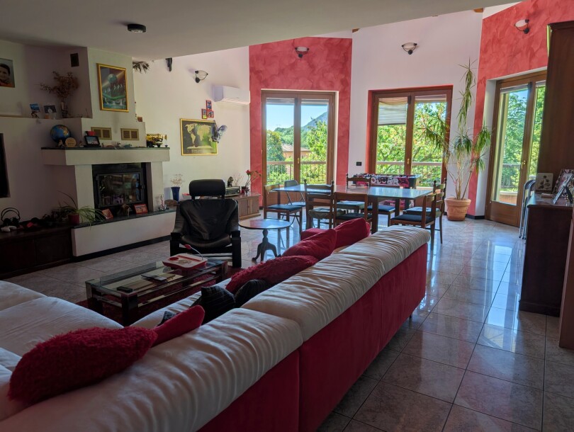 CUASSO AL PIANO, SIGNORILE VILLA CON PARCO-7