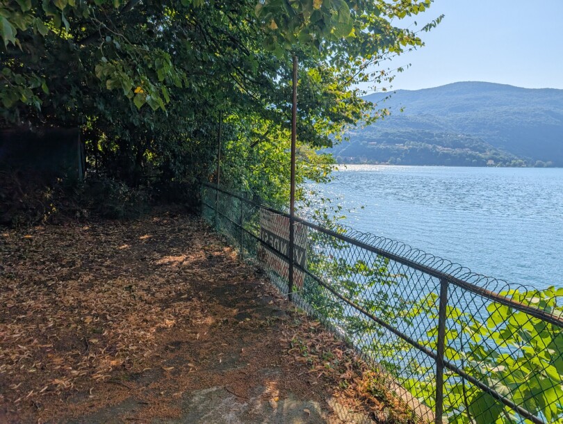 PORTO CERESIO, CASA INDIPENDENTE SUL LAGO-8