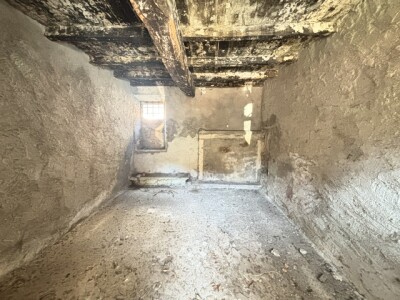 BRENTA, PORZIONE DI CASA TERRA CIELO DA RISTRUTTURARE