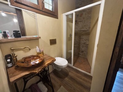 CUASSO AL MONTE, PORZIONE DI CASA RISTRUTTURATA