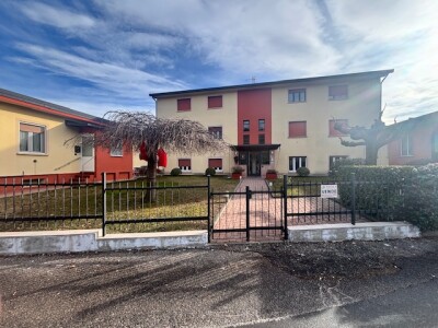 CUASSO AL MONTE, TRILOCALE CON VISTA LAGO
