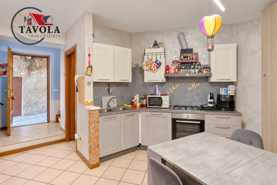 PORTO CERESIO - PORZIONE DI CASA TERRA-CIELO-6