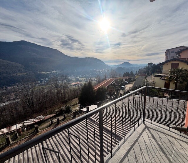 CUASSO AL MONTE, TRILOCALE CON VISTA LAGO-15