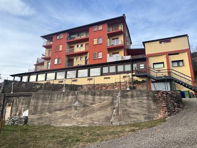 CUASSO AL MONTE, TRILOCALE CON VISTA LAGO-17